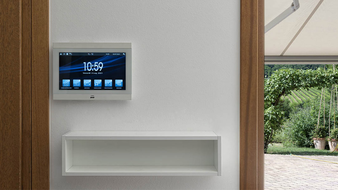 A smart villa with AVE home automation, anti-intrusion and video intercom system