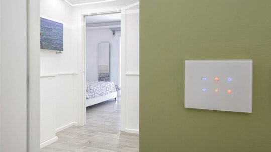 A smart apartment with AVE home automation