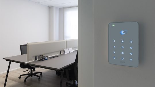 Tastierini numerici AVE: l’accesso intelligente per uffici e spazi di coworking